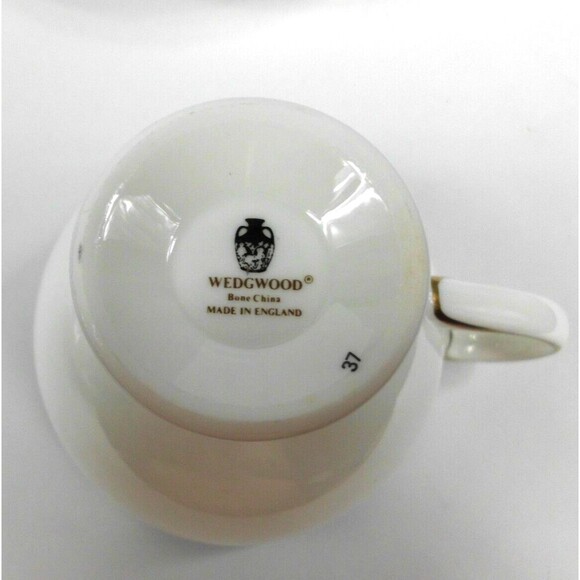 Wedgwood Chartley Cup and Saucer Set Bone China England Leigh Shape Coffee Tea - Picture 4 of 6